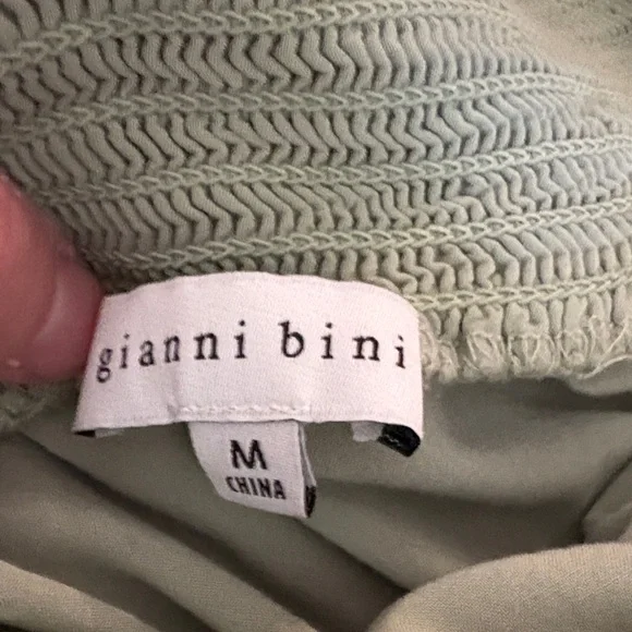 *SOLD* Gianni Bini Charming Off-Shoulder Dress in Light Green Cream - Picture 2 of 6